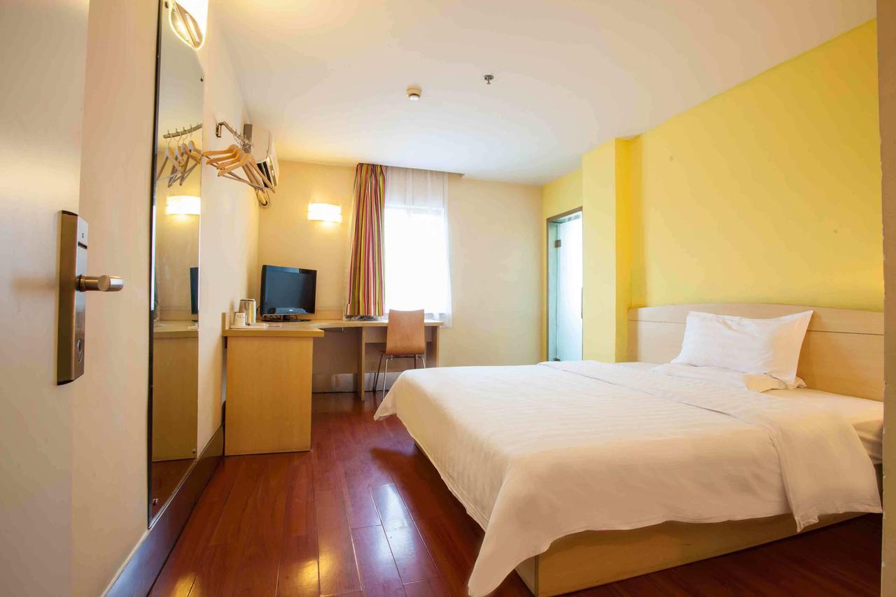 7Days Inn Yunfu Luoding Central Rum bild