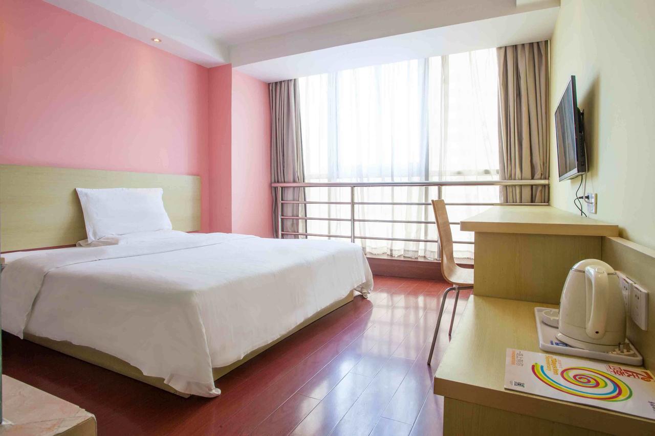 7Days Inn Yunfu Luoding Central Exteriör bild