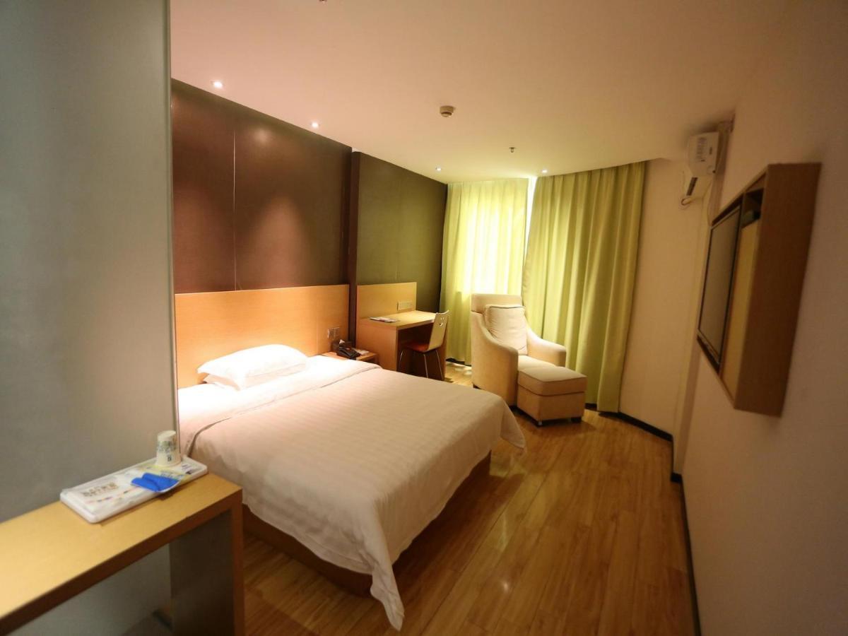 7Days Inn Yunfu Luoding Central Exteriör bild
