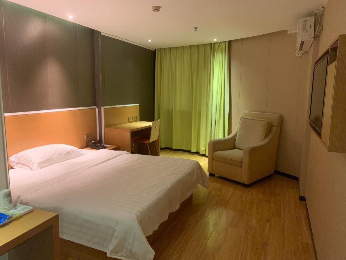 7Days Inn Yunfu Luoding Central Exteriör bild