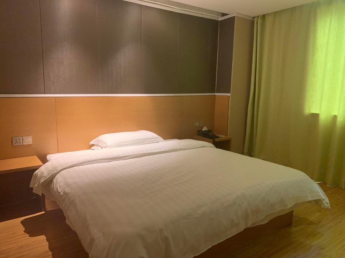 7Days Inn Yunfu Luoding Central Exteriör bild